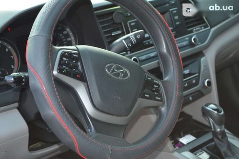 Hyundai Elantra 2017 - фото 14