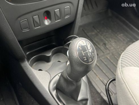 Renault Logan 2018 белый - фото 24
