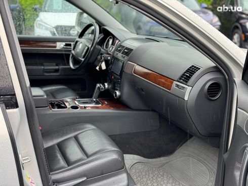 Volkswagen Touareg 2009 серый - фото 26