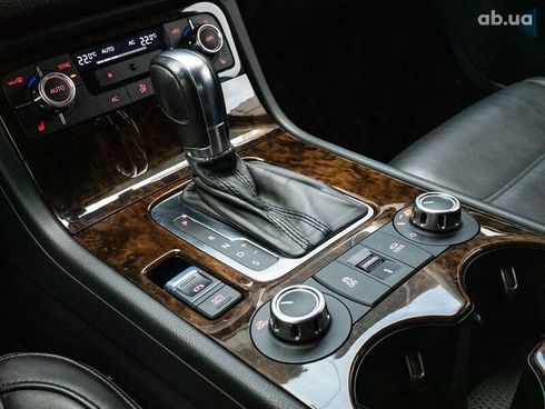 Volkswagen Touareg 2012 - фото 14