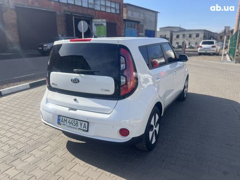 Kia Soul EV 2017 белый - фото 6