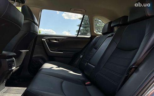Toyota RAV4 2023 - фото 11