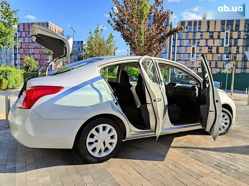 Nissan Versa 2016 - фото 20