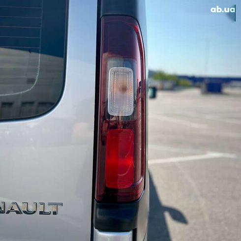 Renault Trafic 2021 - фото 12