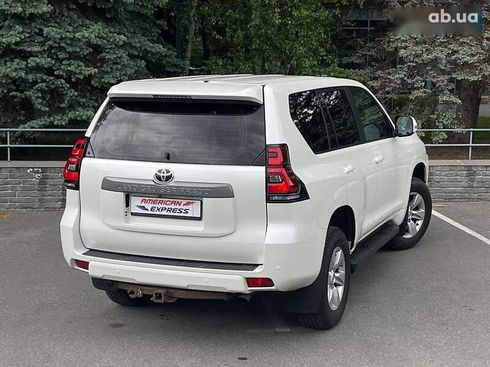 Toyota Land Cruiser Prado 2019 - фото 3