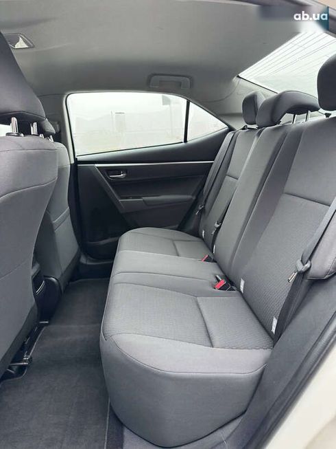 Toyota Corolla 2017 - фото 12