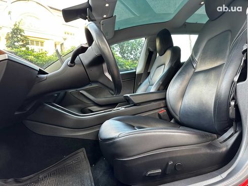 Tesla Model 3 2020 красный - фото 11