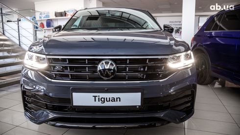 Volkswagen Tiguan 2023 серый - фото 4