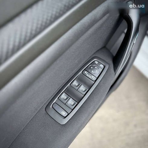 Renault Megane 2018 - фото 18