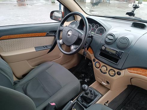 Chevrolet Aveo 2008 оранжевый - фото 19