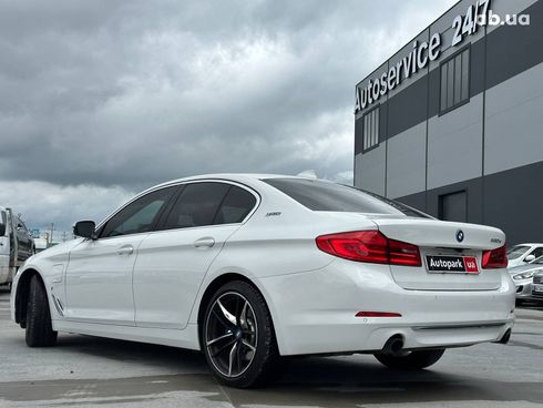 BMW 5 серия 2018 белый - фото 7