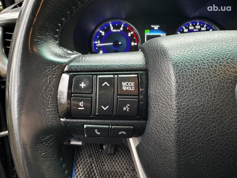 Toyota Hilux 2017 серый - фото 32
