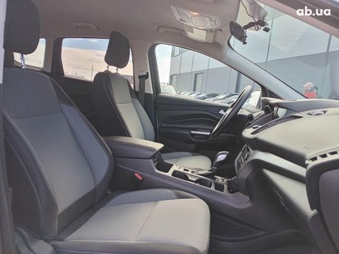Ford Escape 2019 серый - фото 12
