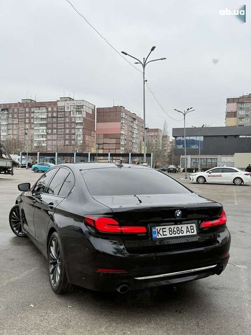 BMW 5 серия 2017 - фото 6