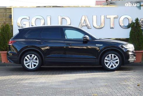 Volkswagen Touareg 2018 - фото 11