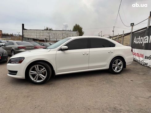 Volkswagen passat b7 2014 белый - фото 2