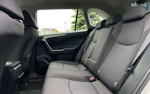 Toyota RAV4 2020 - фото 11