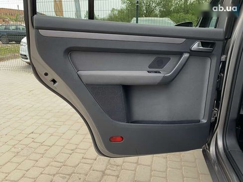 Volkswagen Touran 2011 - фото 26
