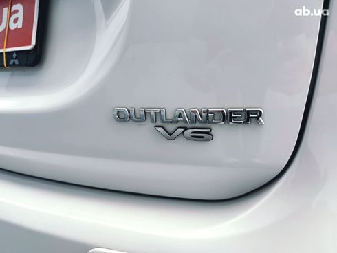 Mitsubishi Outlander 2014 белый - фото 17