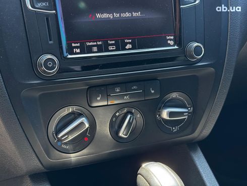 Volkswagen Jetta 2017 синий - фото 18