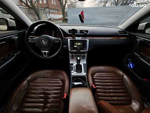 Volkswagen Passat 2012 белый - фото 16