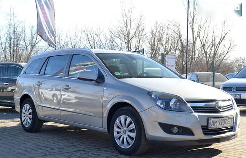 Opel Astra 2010 - фото 5