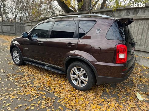 SsangYong Rexton 2014 коричневый - фото 9