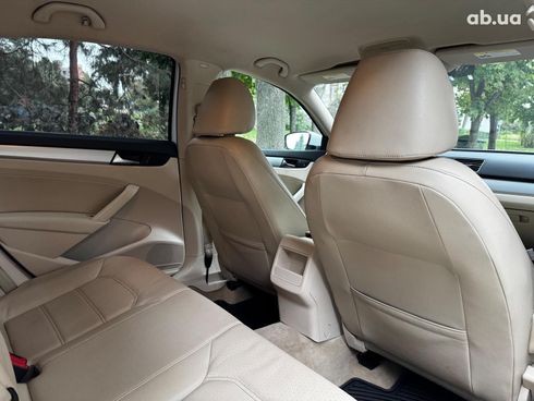 Volkswagen Passat 2012 белый - фото 25