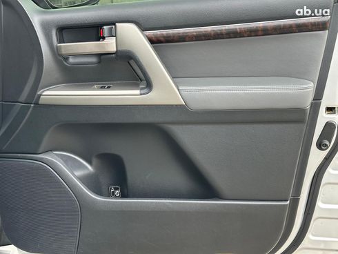 Toyota Land Cruiser 2008 серый - фото 84