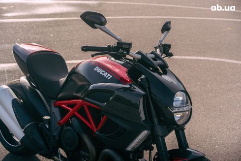 Ducati DIAVEL 2012 красный - фото 6
