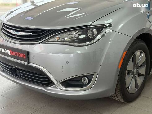 Chrysler Pacifica 2017 - фото 5