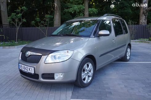 Skoda Roomster 2006 бежевый - фото 10