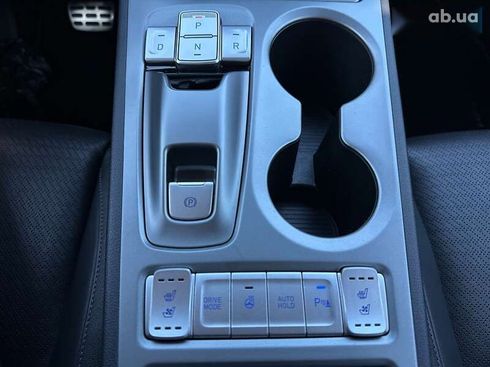 Hyundai Kona Electric 2021 - фото 17