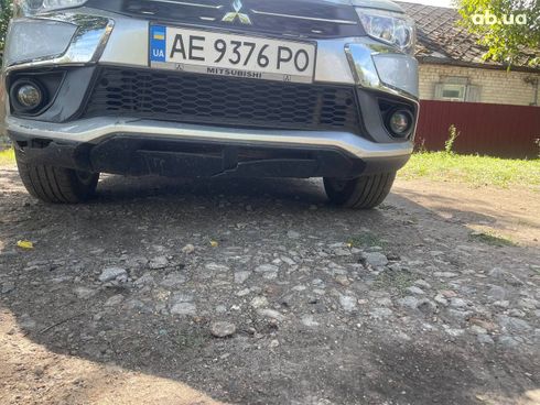 Mitsubishi Outlander 2018 серый - фото 12