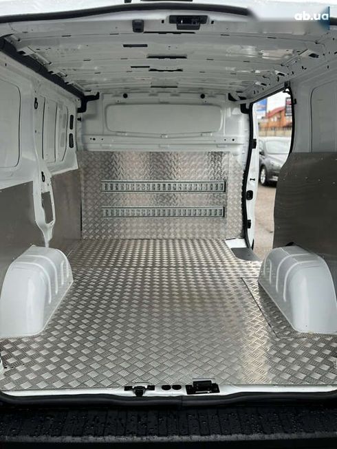 Renault Trafic 2021 - фото 22