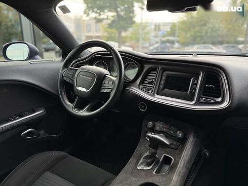 Dodge Challenger 2017 - фото 10