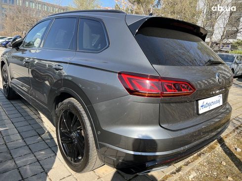 Volkswagen Touareg 2022 - фото 33