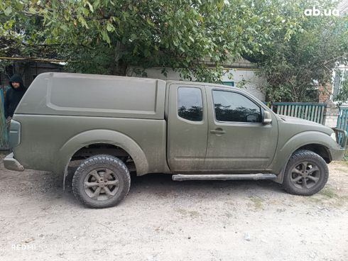 Nissan Navara 2009 зеленый - фото 6