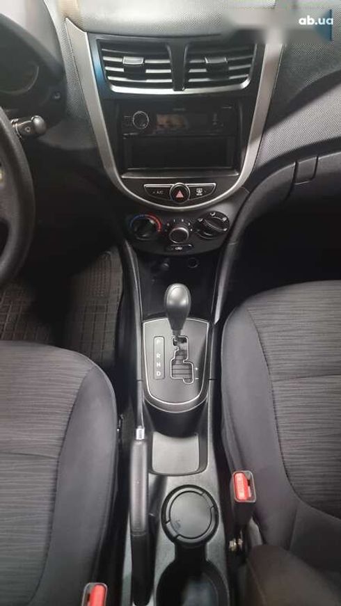Hyundai Accent 2019 - фото 8