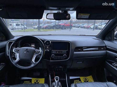 Mitsubishi Outlander 2019 - фото 9