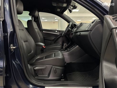Volkswagen Tiguan 2016 синий - фото 7