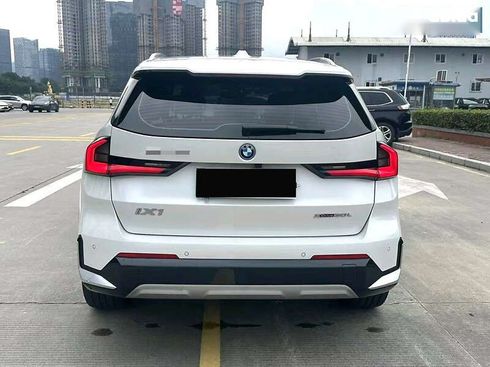 BMW iX1 2023 - фото 2