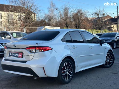 Toyota Corolla 2021 белый - фото 7