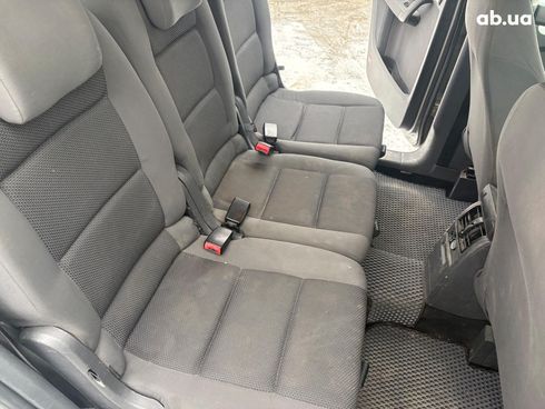 Volkswagen Touran 2011 серый - фото 28