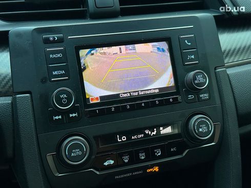Honda Civic 2016 белый - фото 27
