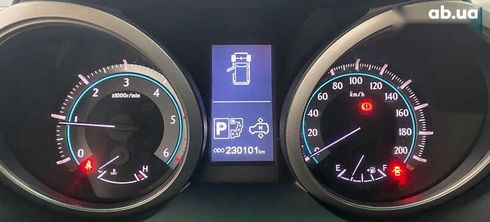 Toyota Land Cruiser Prado 2010 - фото 17
