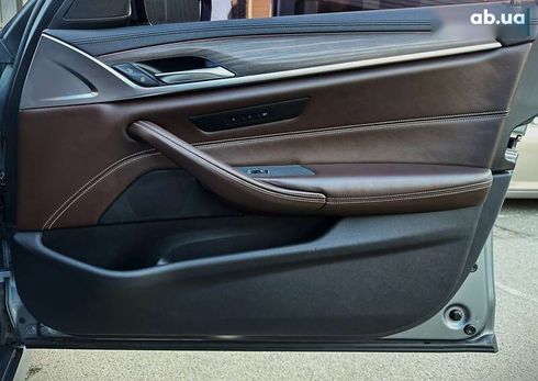 BMW 5 серия 2017 - фото 29