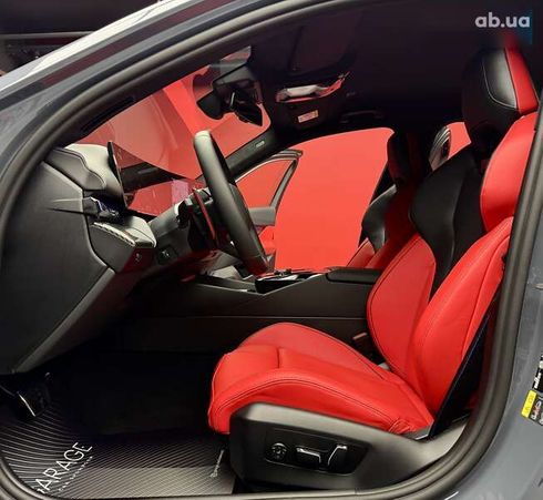 BMW M5 2025 - фото 24