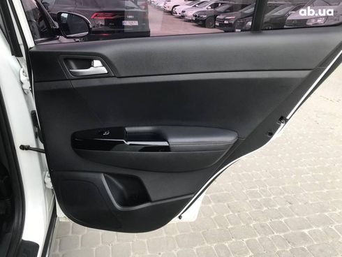 Kia Sportage 2017 белый - фото 16