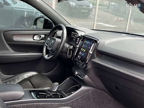 Volvo XC40 2021 - фото 11